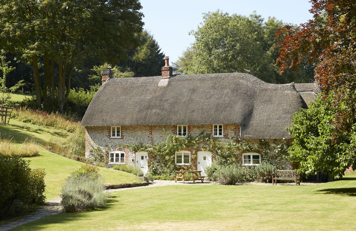 Dorset Cottage Holidays - Click here for more about Magna Cottage