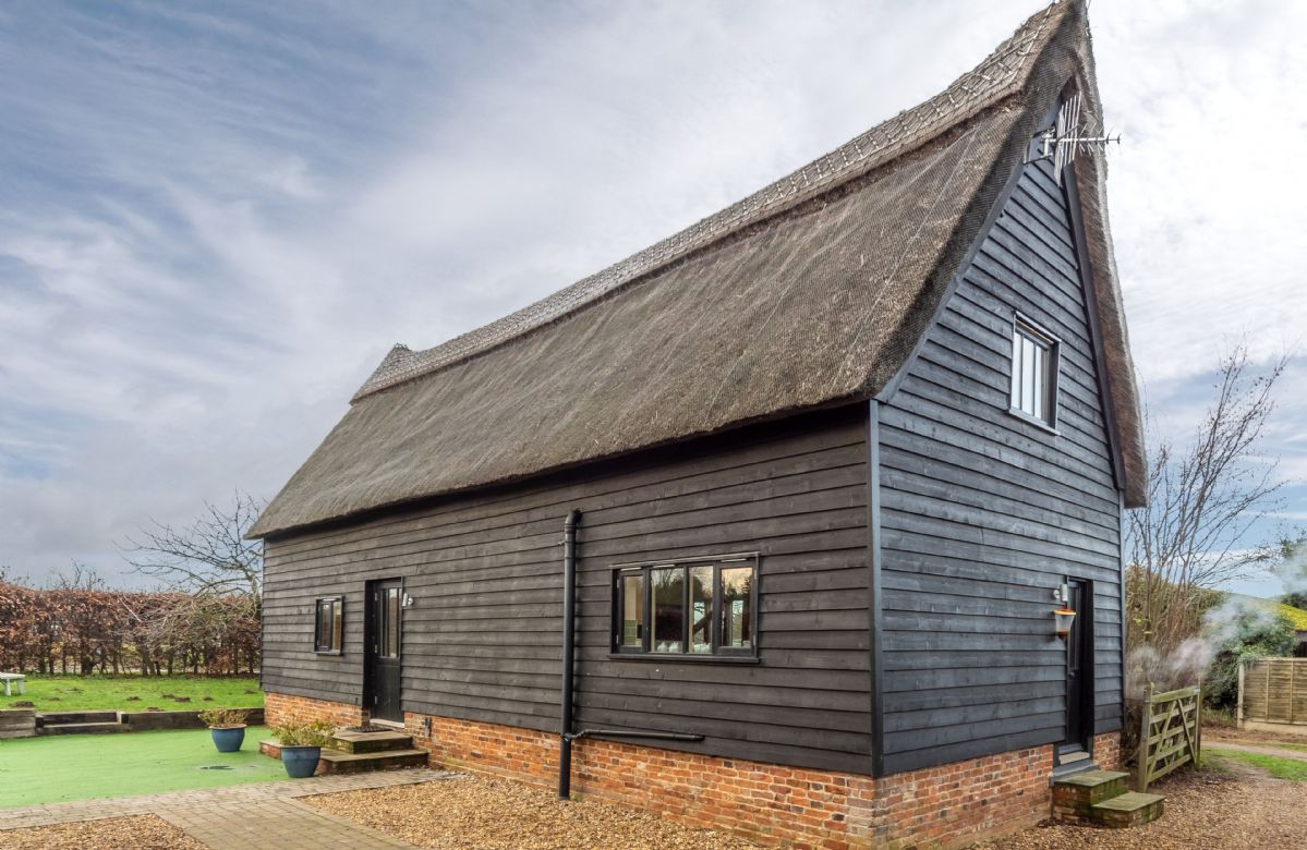 Suffolk Cottage Holidays - Click here for more about The Pottery Barn