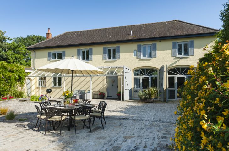 Hampshire Cottage Holidays - Click here for more about Coach House