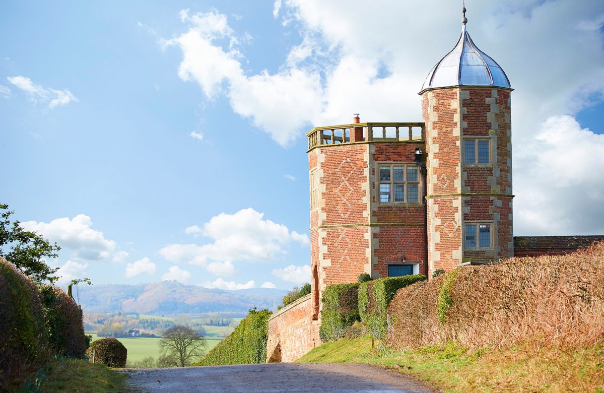 Shropshire Cottage Holidays - Click here for more about The Summer House
