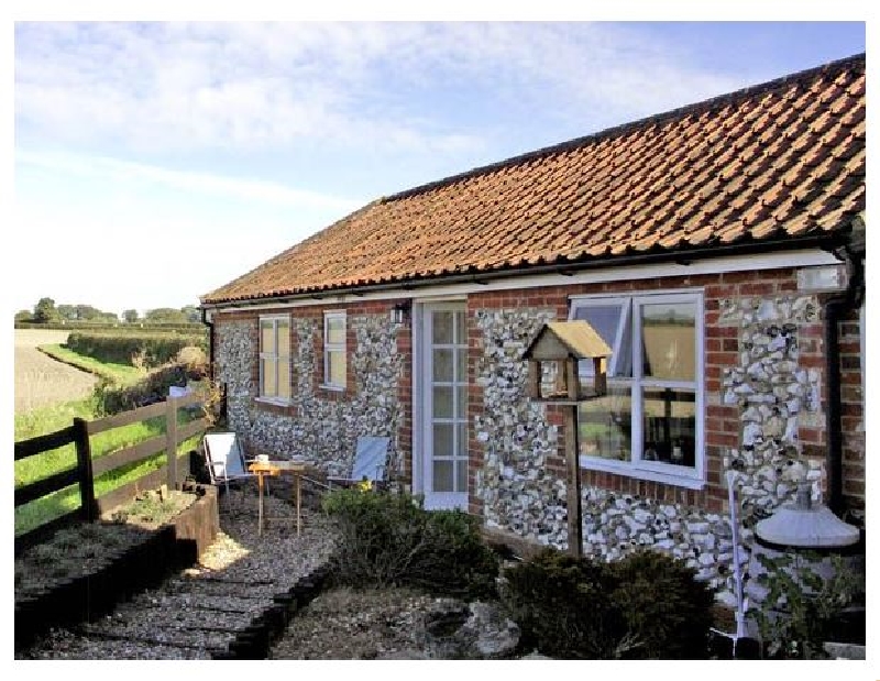 Norfolk Cottage Holidays - Click here for more about La Petite Maison