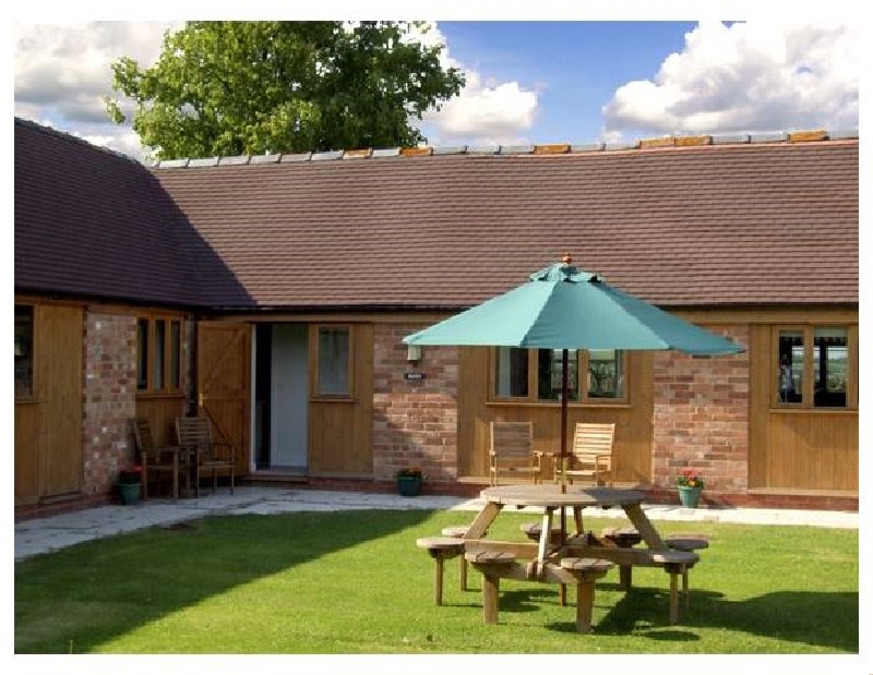 Warwickshire Cottage Holidays - Click here for more about The Roost