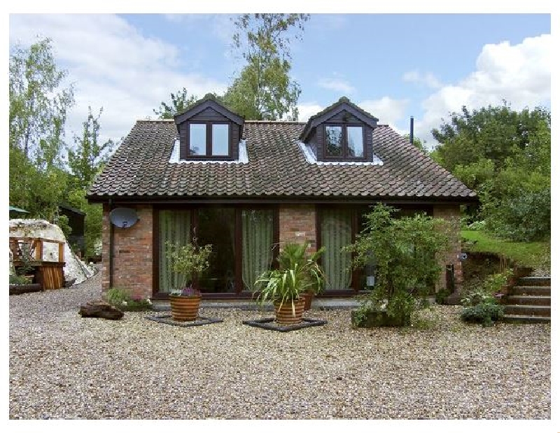 Lincolnshire Cottage Holidays - Click here for more about Quarryside