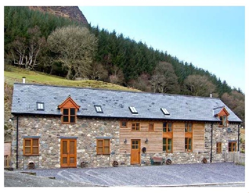 Powys Cottage Holidays - Click here for more about Ysgubor Pwlliago