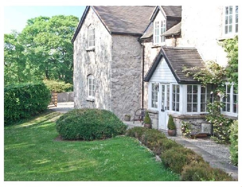 Denbighshire Cottage Holidays - Click here for more about Distyll