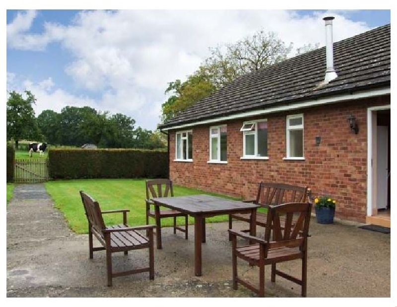 Herefordshire Cottage Holidays - Click here for more about Meadow Lea
