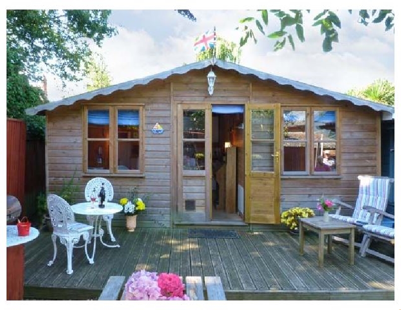 Isle of Wight Cottage Holidays - Click here for more about The Chalet