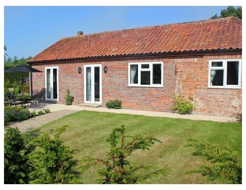 Norfolk Cottage Holidays - Click here for more about Moat Farm Cottage