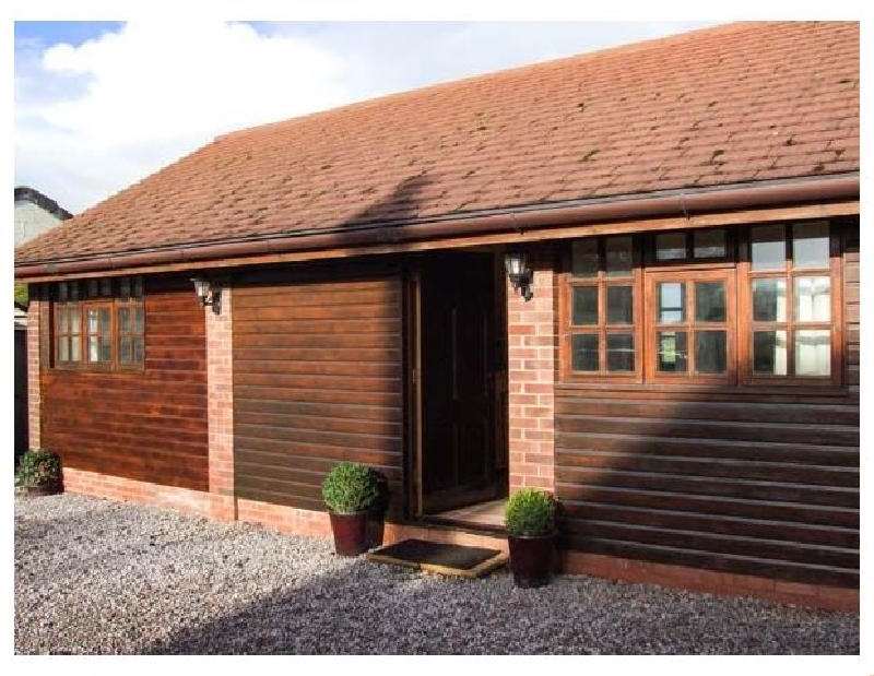 Worcestershire Cottage Holidays - Click here for more about Dairy Barn
