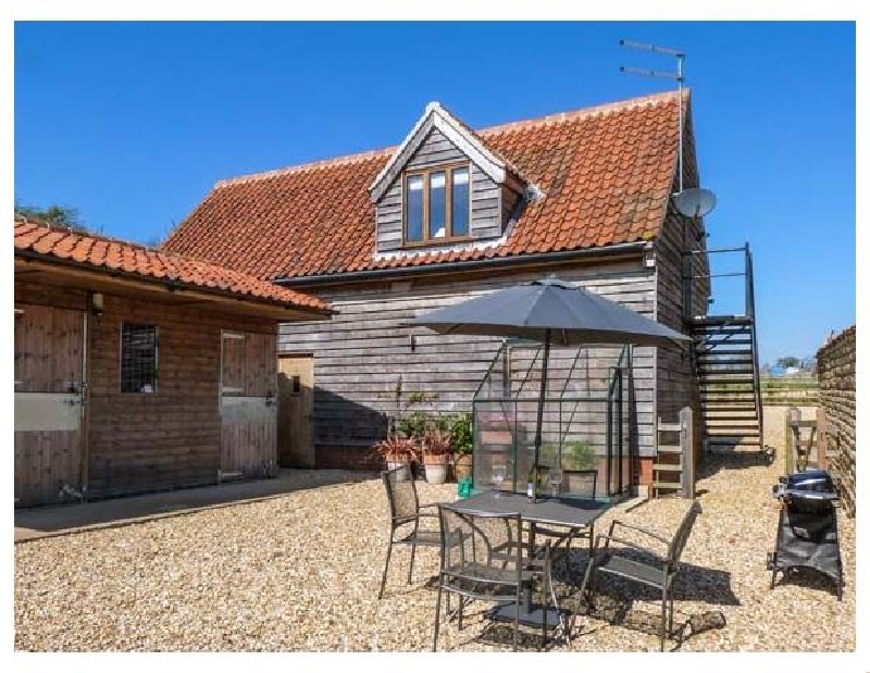 Lincolnshire Cottage Holidays - Click here for more about Granary Loft