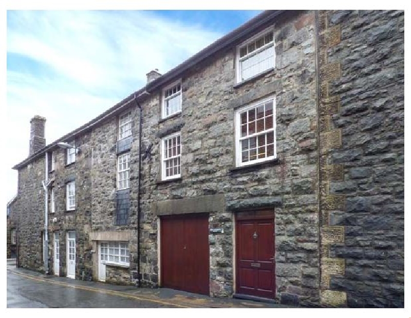 Click here for more about Bryn Meirion Bach
