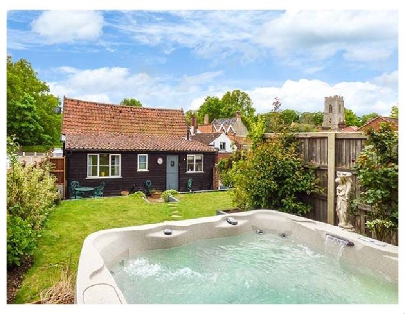 Norfolk Cottage Holidays - Click here for more about The Barn