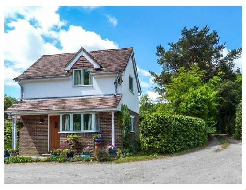 Click here for more about Wood Glen Cottage