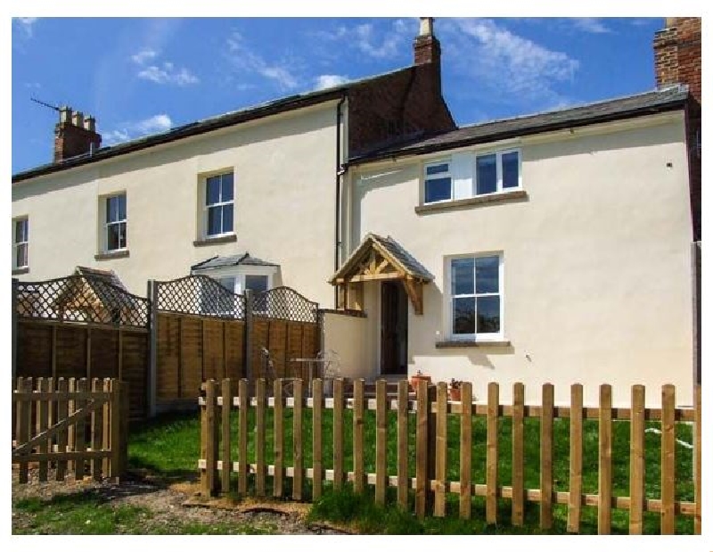 Warwickshire Cottage Holidays - Click here for more about Cotswold View