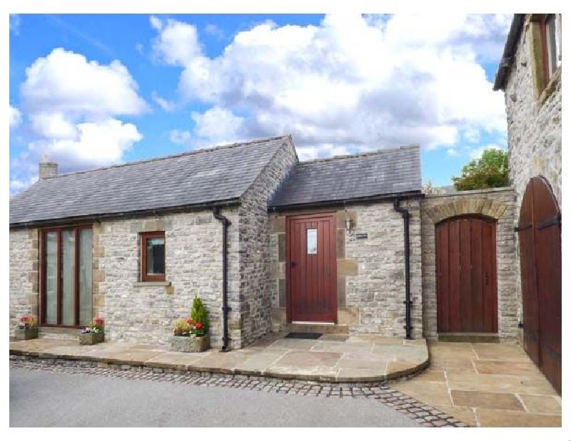 Derbyshire Cottage Holidays - Click here for more about Swallow Barn