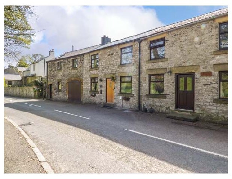 Derbyshire Cottage Holidays - Click here for more about Barr Cottage