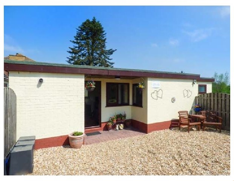 Lincolnshire Cottage Holidays - Click here for more about Bainside Holiday Lodge