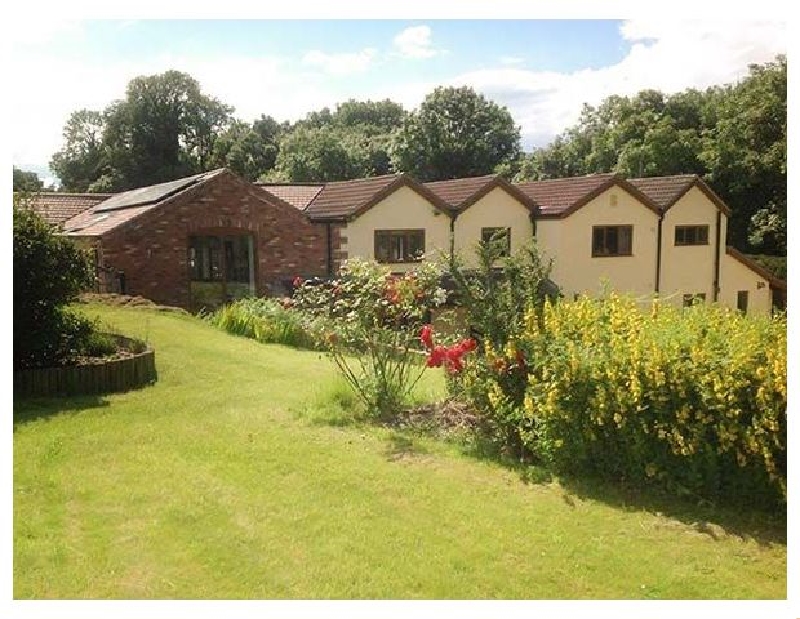 Derbyshire Cottage Holidays - Click here for more about Skei's Place