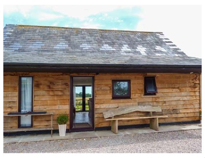 English Cottage Holidays - Spitfire Barn
