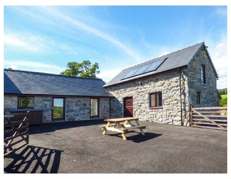 Click here for more about Beudy Bach Barn