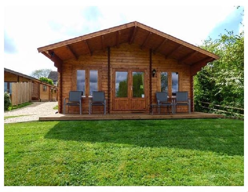 Worcestershire Cottage Holidays - Click here for more about Pennylands Willow Lodge