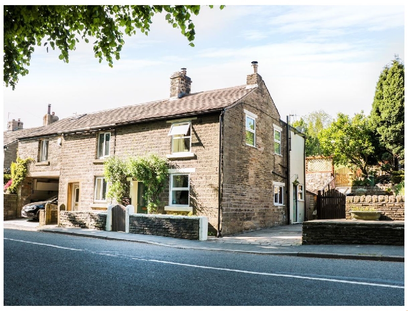 Derbyshire Cottage Holidays - Click here for more about Rose Cottage