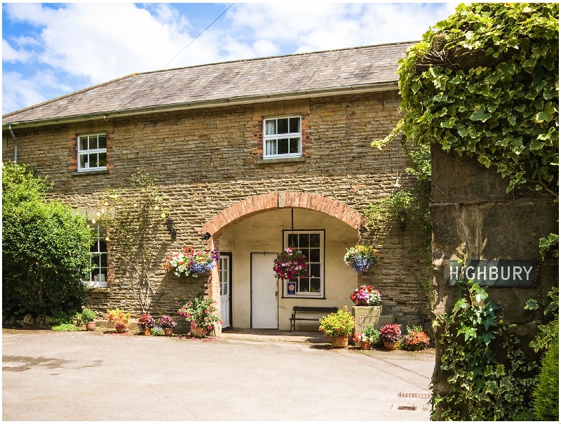 Gloucestershire Cottage Holidays - Click here for more about Tack Room