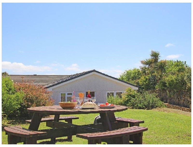 Cornwall Cottage Holidays - Click here for more about Carne Vue