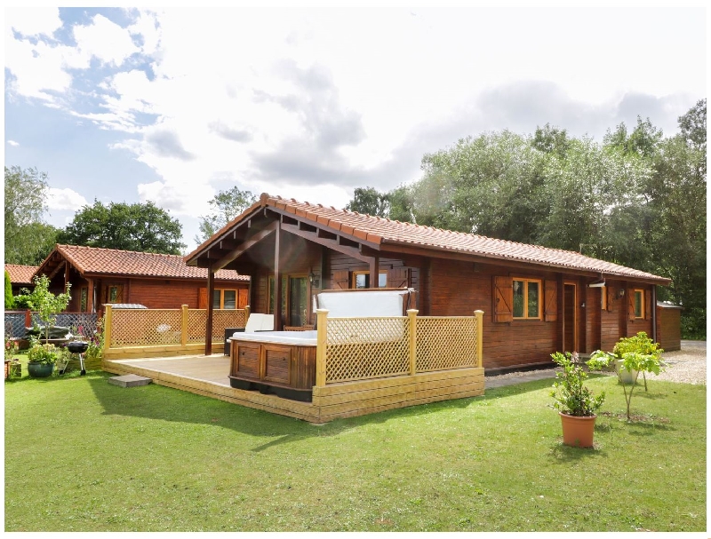 Lincolnshire Cottage Holidays - Click here for more about Bittern Lodge