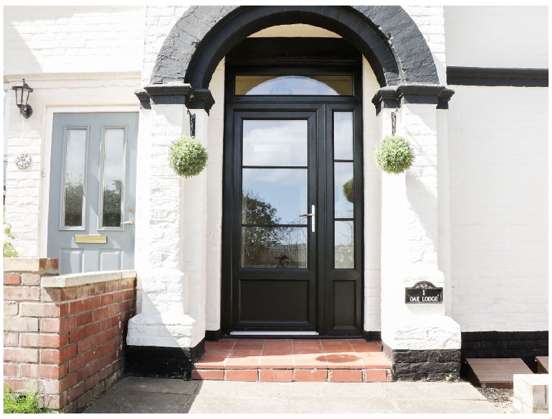 Norfolk Cottage Holidays - Click here for more about Oak Lodge