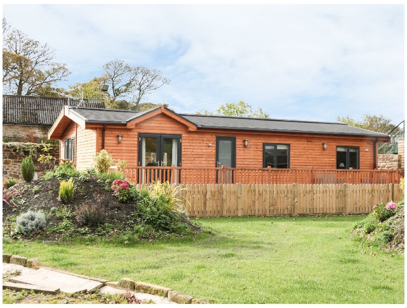 Derbyshire Cottage Holidays - Click here for more about Thorntree Lodge