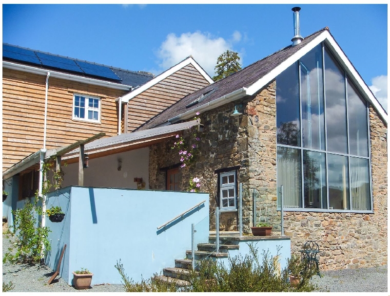 Powys Cottage Holidays - Click here for more about The Barn at Glanoer