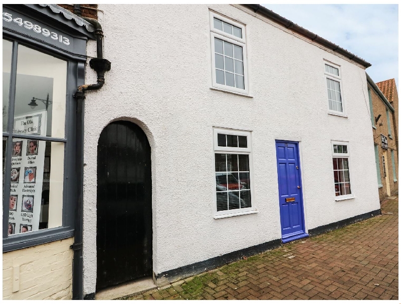 Lincolnshire Cottage Holidays - Click here for more about Cottage on the Square
