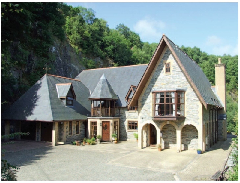 Cornwall Cottage Holidays - Click here for more about Meadowsweet Farm