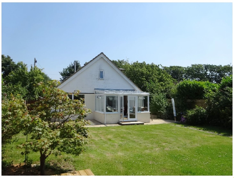 Hampshire Cottage Holidays - Click here for more about Shanzu House