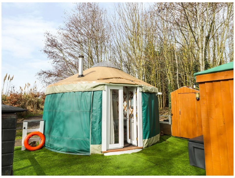 Worcestershire Cottage Holidays - Click here for more about The Lakeside Yurt