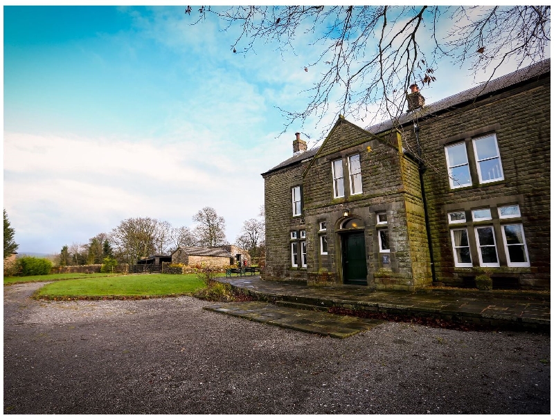Derbyshire Cottage Holidays - Click here for more about Ridge Hall