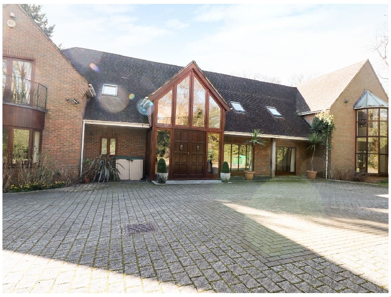 Hampshire Cottage Holidays - Click here for more about Abbots Wood