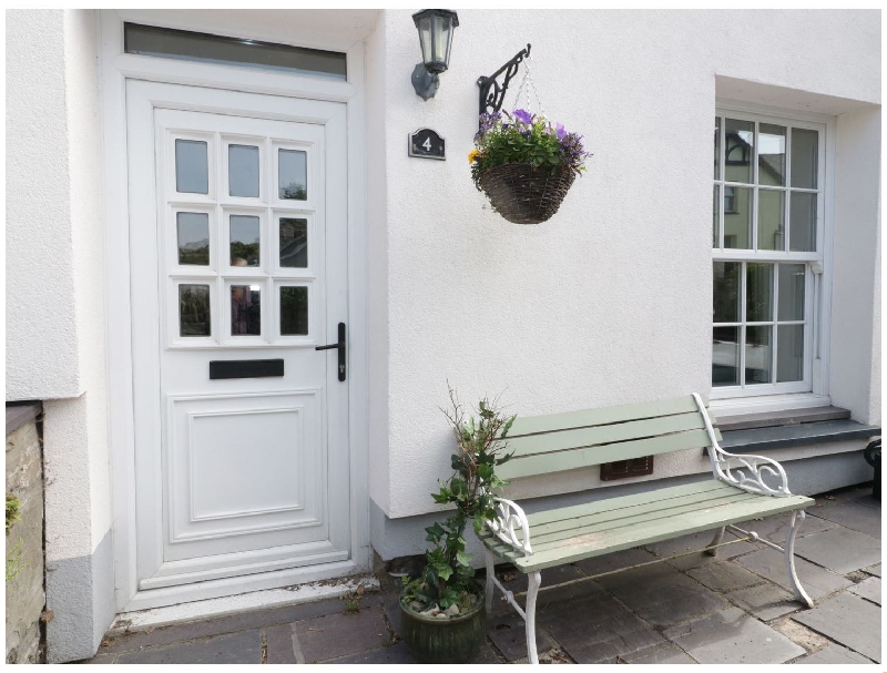Click here for more about 4 Caled Ffrwd