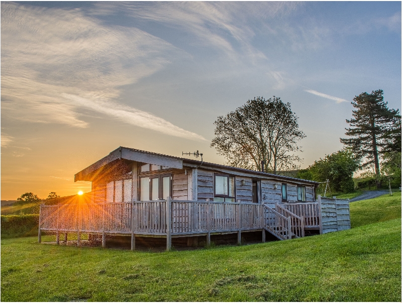 Shropshire Cottage Holidays - Click here for more about Moonrise Lodge - Curlew Lodge