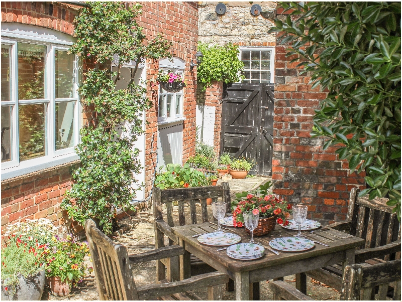 Isle of Wight Cottage Holidays - Click here for more about Pinings Yard