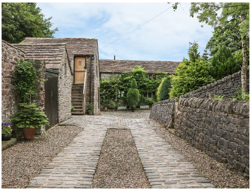Derbyshire Cottage Holidays - Click here for more about Barn Cottage