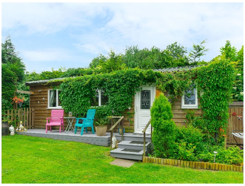 Herefordshire Cottage Holidays - Click here for more about The Log Cabin