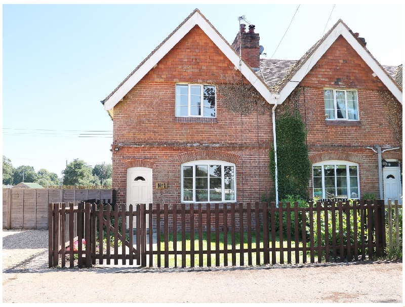 Hampshire Cottage Holidays - Click here for more about New Park Farm Cottage