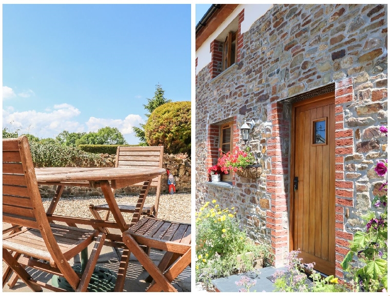 Devon Cottage Holidays - Click here for more about Lundy View Cottage