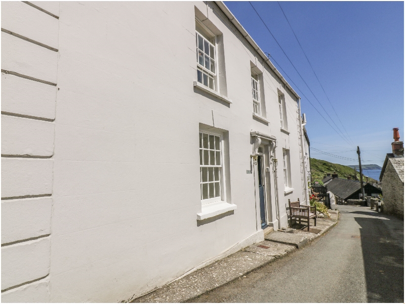 Cornwall Cottage Holidays - Click here for more about Hillside