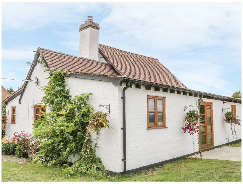Worcestershire Cottage Holidays - Click here for more about Little Pound House