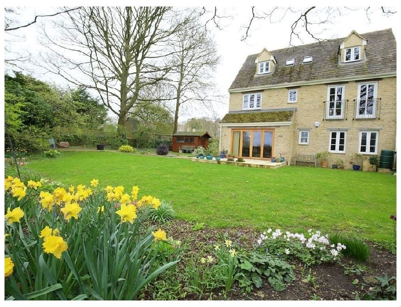 Oxfordshire Cottage Holidays - Click here for more about 5 Burford Mews