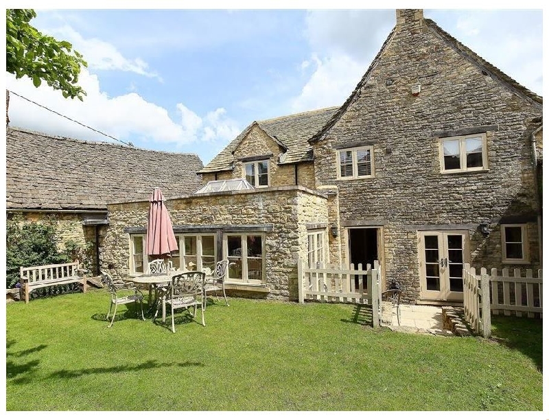 Oxfordshire Cottage Holidays - Click here for more about Coach House Burford