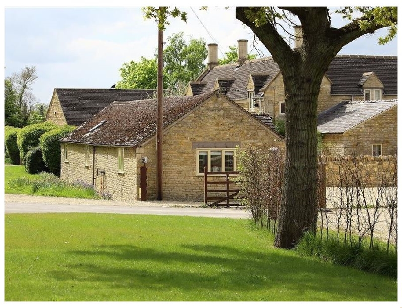 Warwickshire Cottage Holidays - Click here for more about Kite Barn